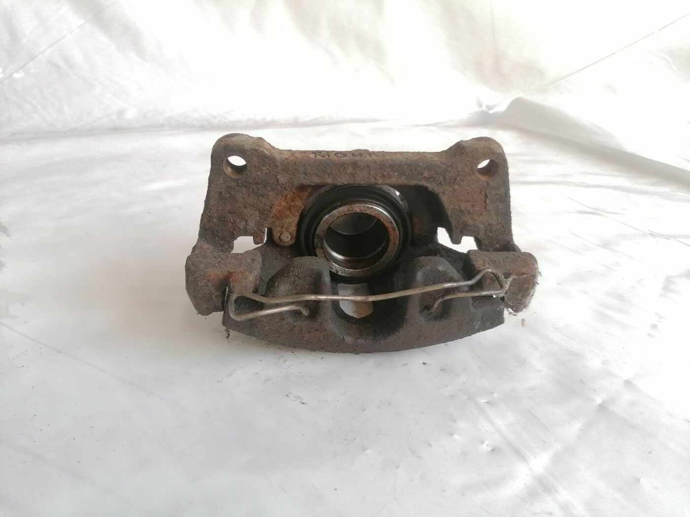 Priekšējais labais suports priekš AUDI A4 2001 SEDAN 1 Priekšējais labais suports priekš AUDI A4 2001 SEDAN