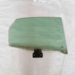 Aizmugurējo labo durvju stikls priekš AUDI A4 2001 SEDAN