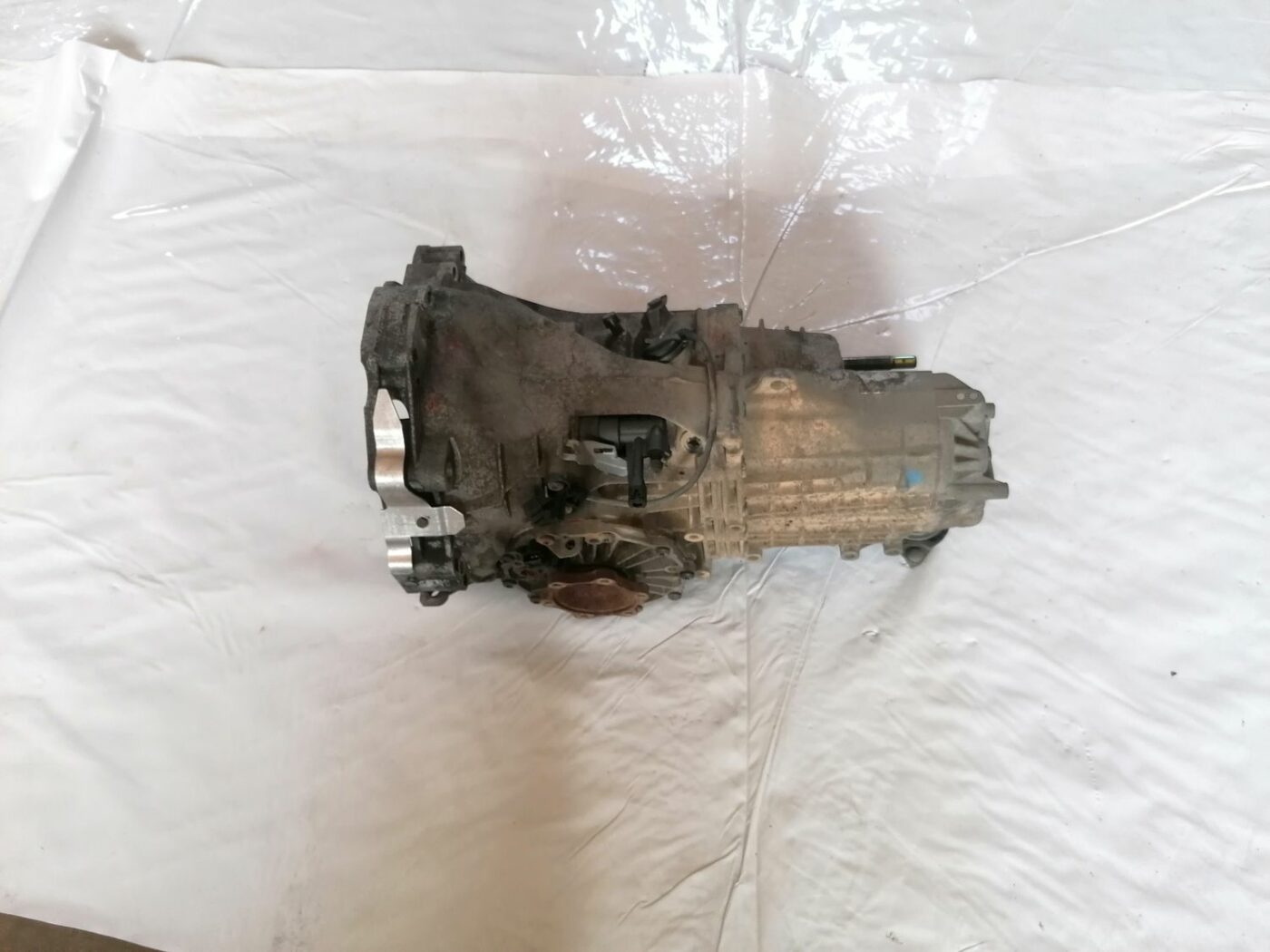 Mehāniska pārnesumkārba priekš AUDI A4 2001 SEDAN 1 Mehāniska pārnesumkārba priekš AUDI A4 2001 SEDAN