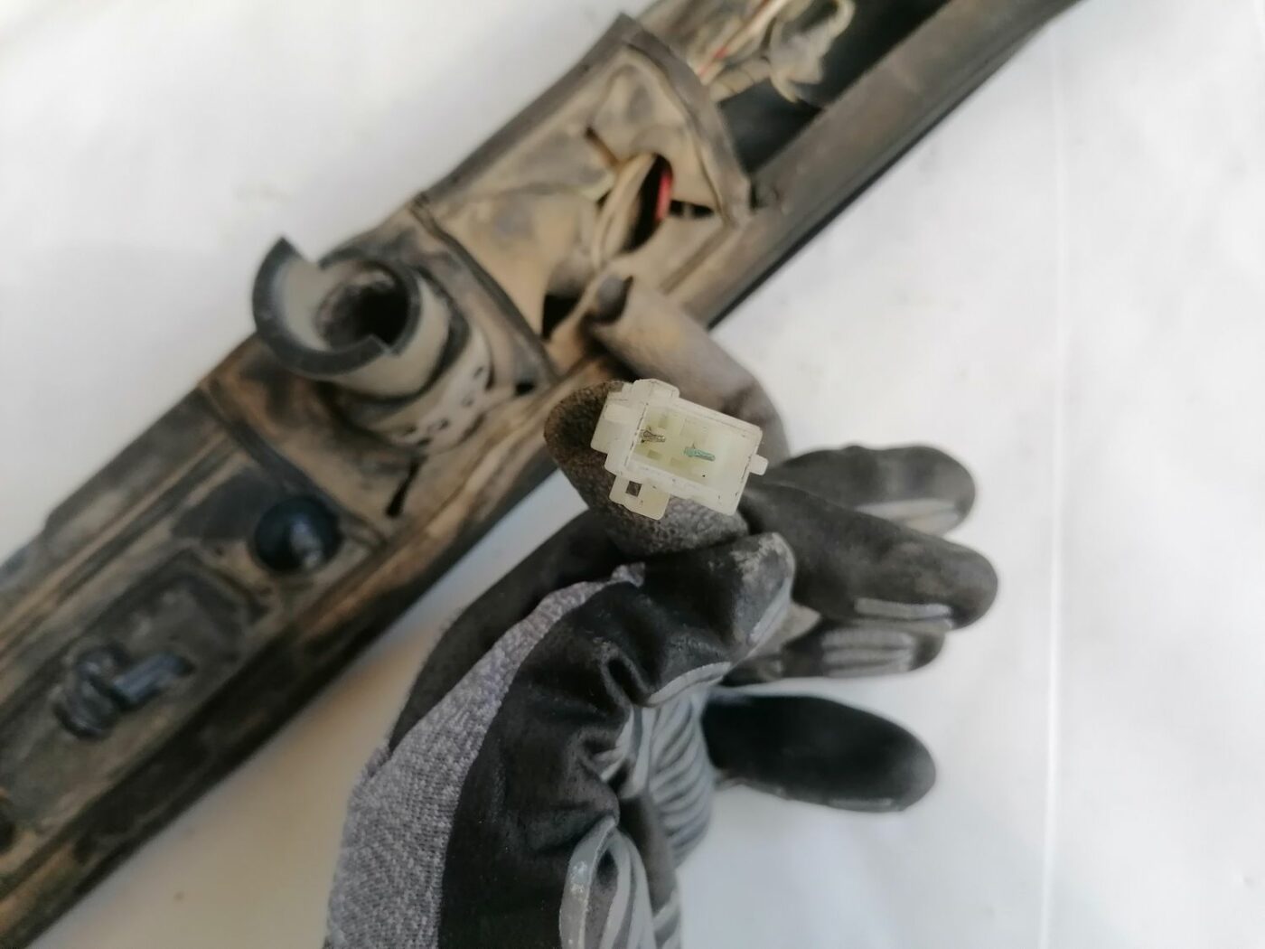 Numura zīmes gaismas uzlika komplektā priekš VOLVO V70 2000 4 Numura zīmes gaismas uzlika komplektā priekš VOLVO V70 2000