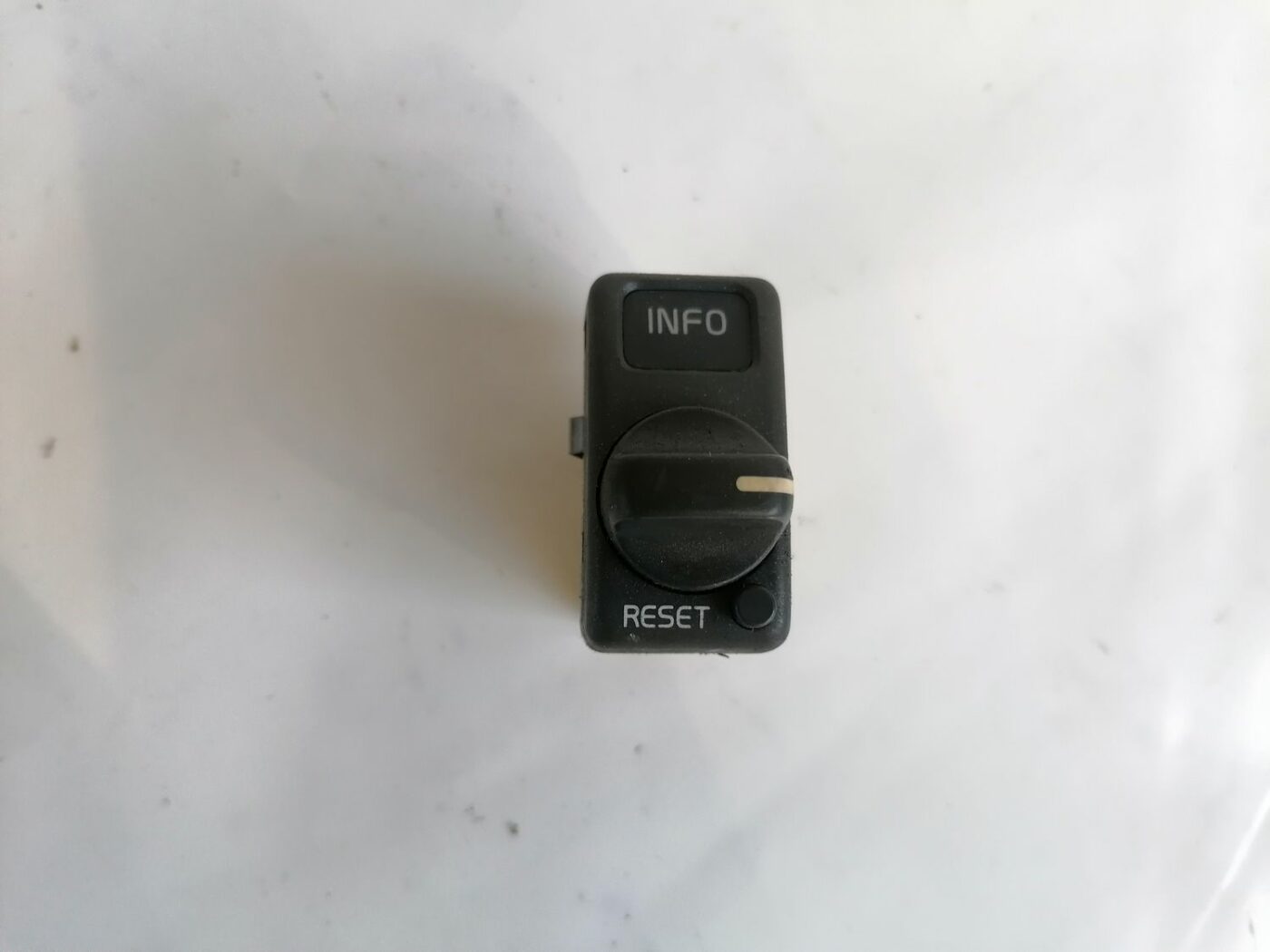 Borta datora ieslēgšanas poga priekš VOLVO V70 2000