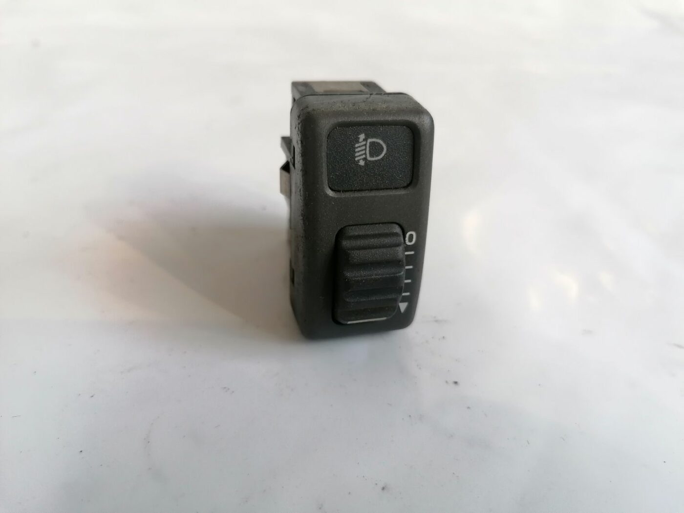 Lukturu augstuma regulēšanas poga priekš VOLVO V70 2000 2 Lukturu augstuma regulēšanas poga priekš VOLVO V70 2000