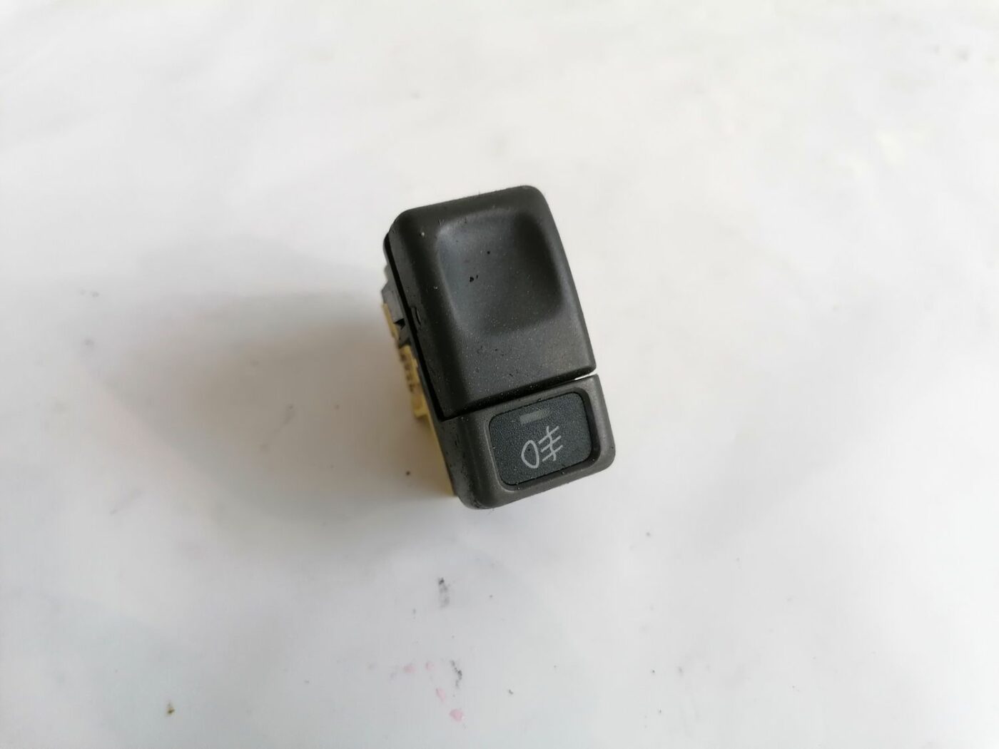 Miglas lukturu ieslēgšanas poga priekš VOLVO V70 2000 2 Miglas lukturu ieslēgšanas poga priekš VOLVO V70 2000