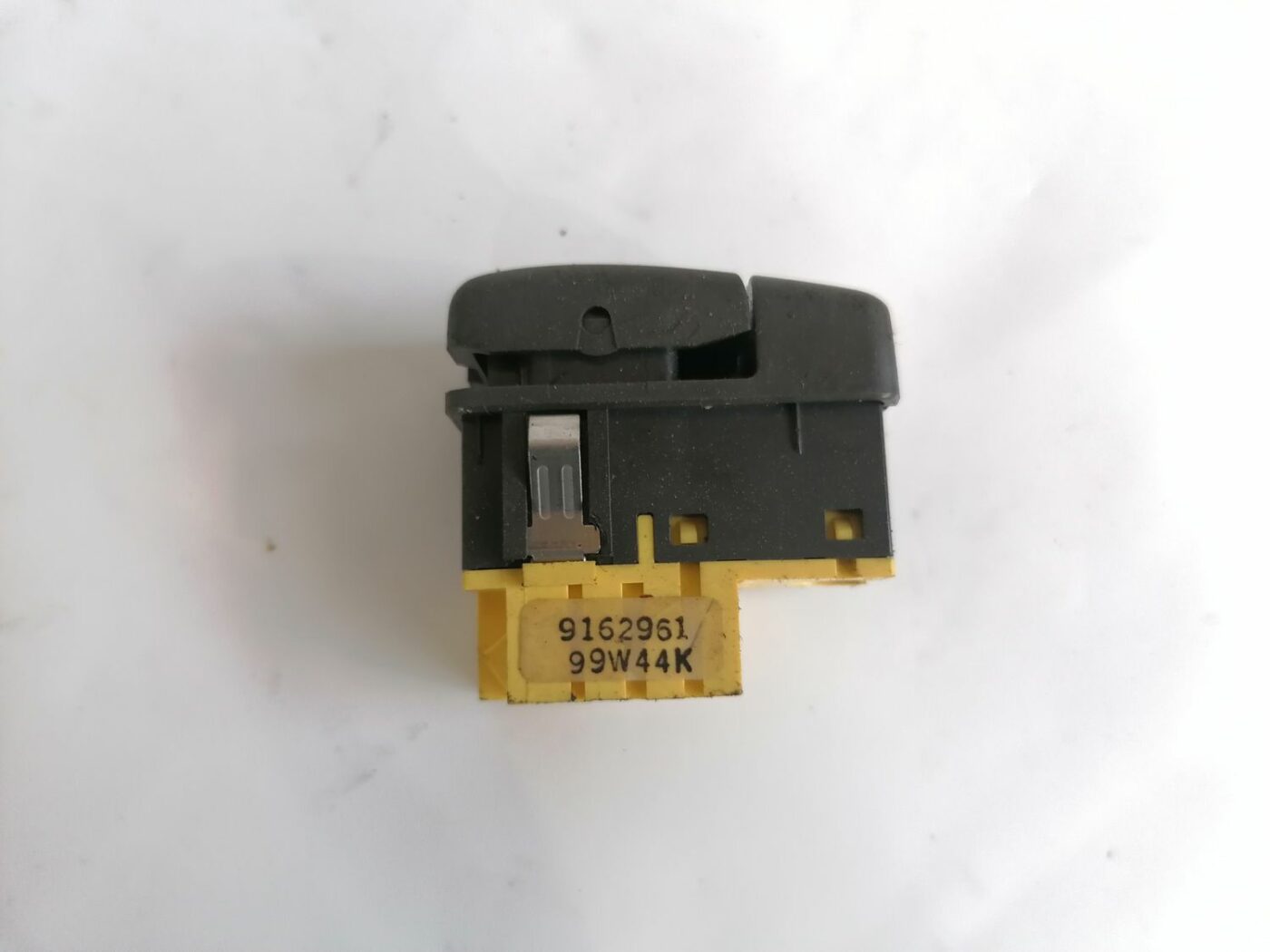 Miglas lukturu ieslēgšanas poga priekš VOLVO V70 2000 5 Miglas lukturu ieslēgšanas poga priekš VOLVO V70 2000