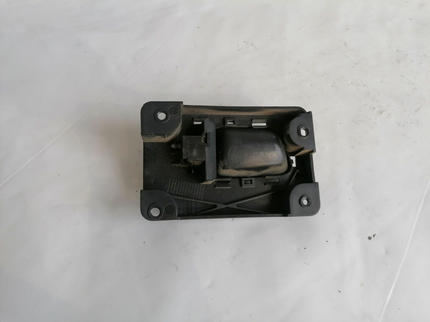 Salona durvju rokturis, priekšējais kreisais priekš VOLVO V70 2000