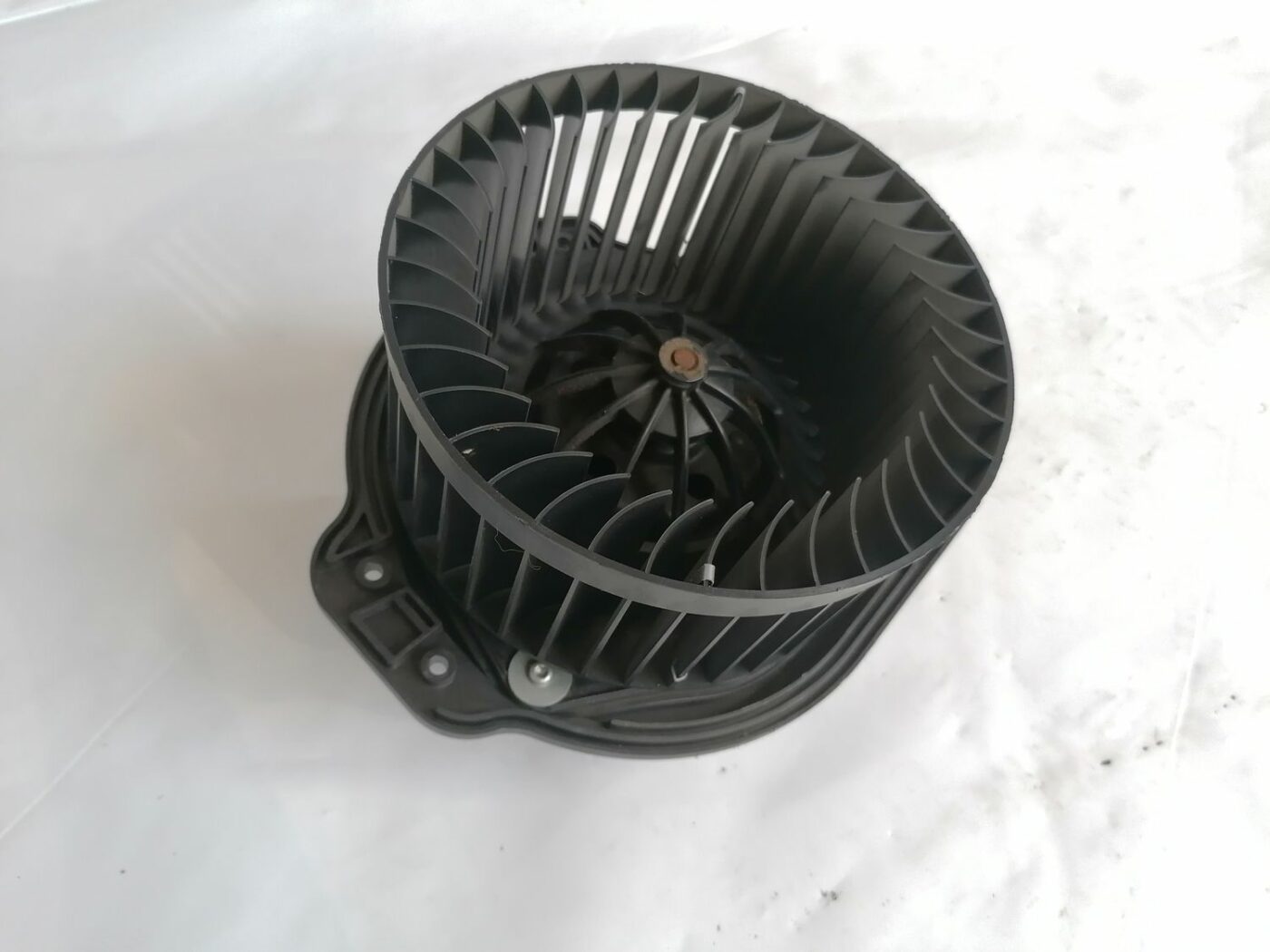 Salona ventilators priekš VOLVO V70 2000