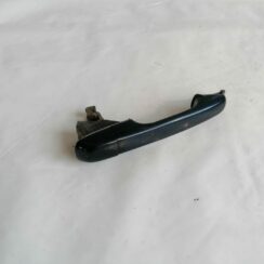 Priekšējāis labais durvju rokturis priekš VOLVO V70 2000