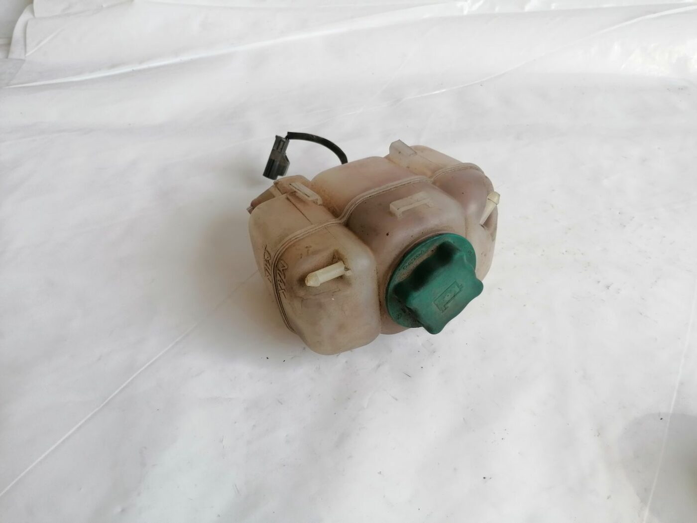 Dzesēšanas šķidruma tvertne priekš VOLVO V70 2000 1 Dzesēšanas šķidruma tvertne priekš VOLVO V70 2000