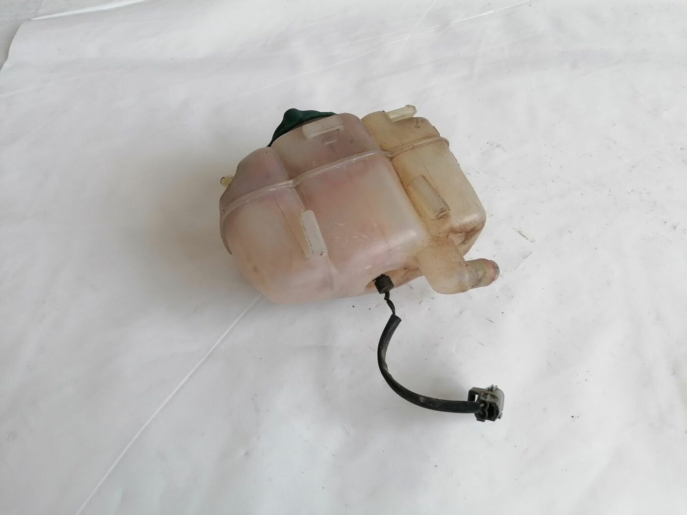 Dzesēšanas šķidruma tvertne priekš VOLVO V70 2000 2 Dzesēšanas šķidruma tvertne priekš VOLVO V70 2000