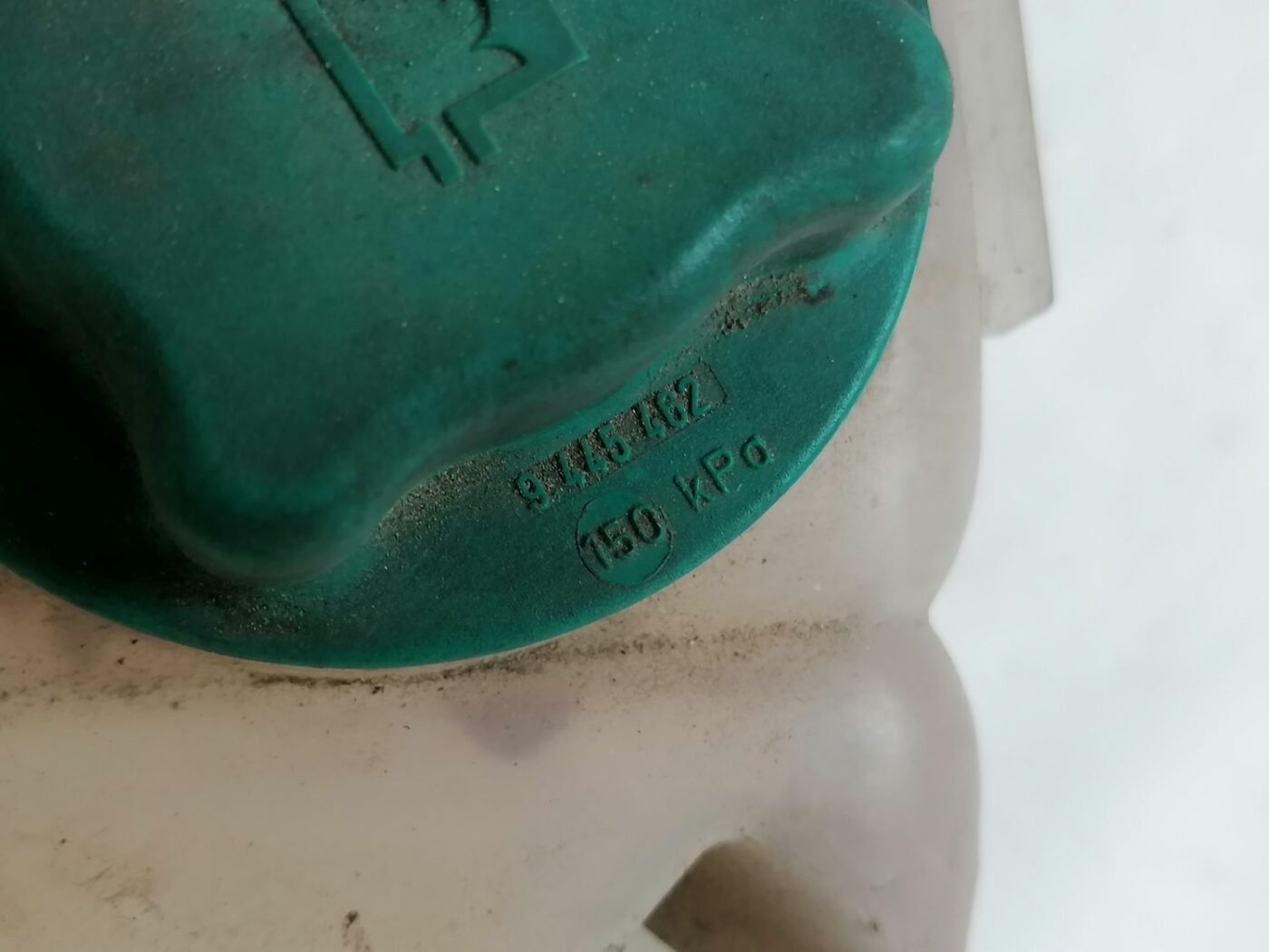 Dzesēšanas šķidruma tvertne priekš VOLVO V70 2000 3 Dzesēšanas šķidruma tvertne priekš VOLVO V70 2000