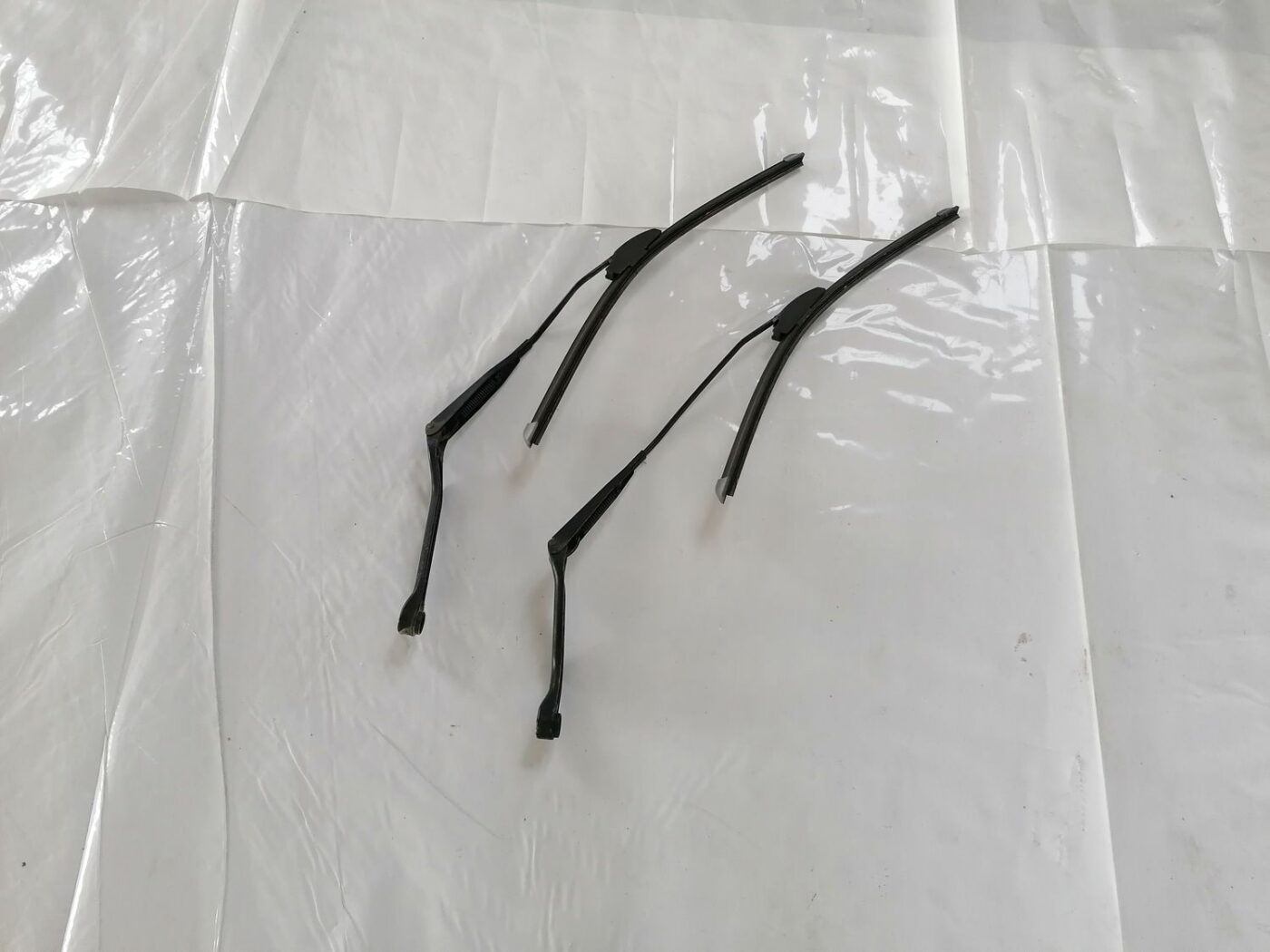 Vējstikla slotu turētāju komplekts priekš VOLVO V70 2000