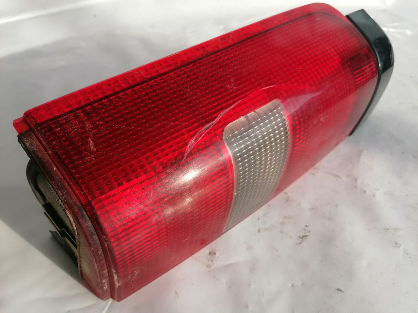 Aizmugurējais labais lukturis priekš VOLVO V70 2000 2 Aizmugurējais labais lukturis priekš VOLVO V70 2000