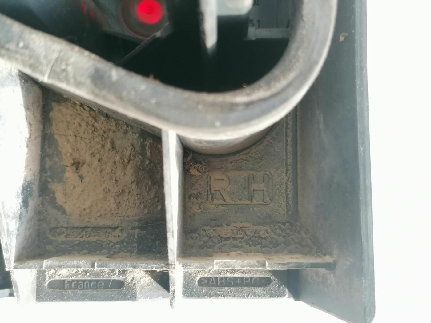 Aizmugurējais labais lukturis priekš VOLVO V70 2000 7 Aizmugurējais labais lukturis priekš VOLVO V70 2000