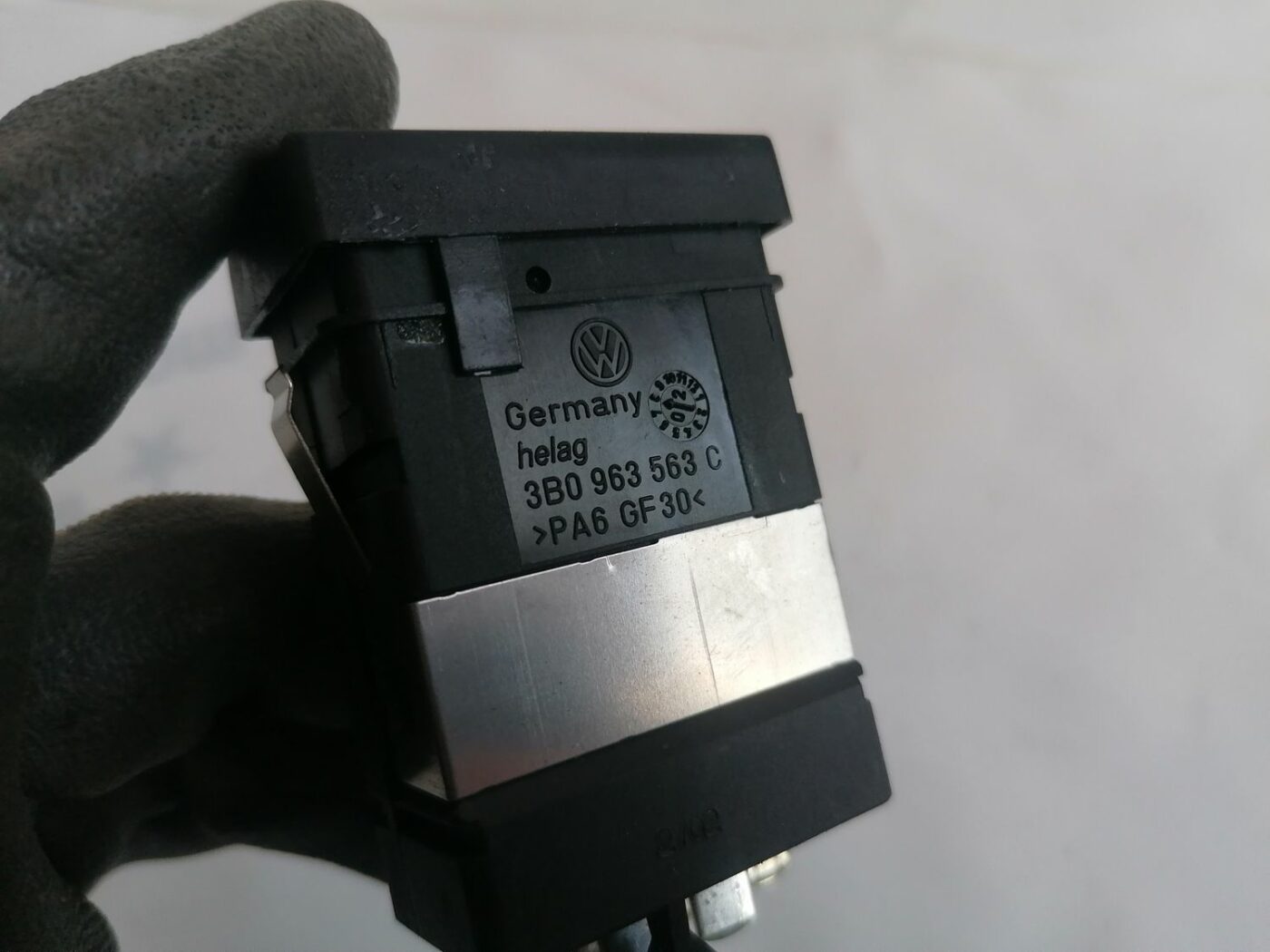 Sēdekļa apsildes ieslēgšanas poga priekš VW PASSAT 2003 UNIVERSAL BLUE 3 Sēdekļa apsildes ieslēgšanas poga priekš VW PASSAT 2003 UNIVERSAL BLUE