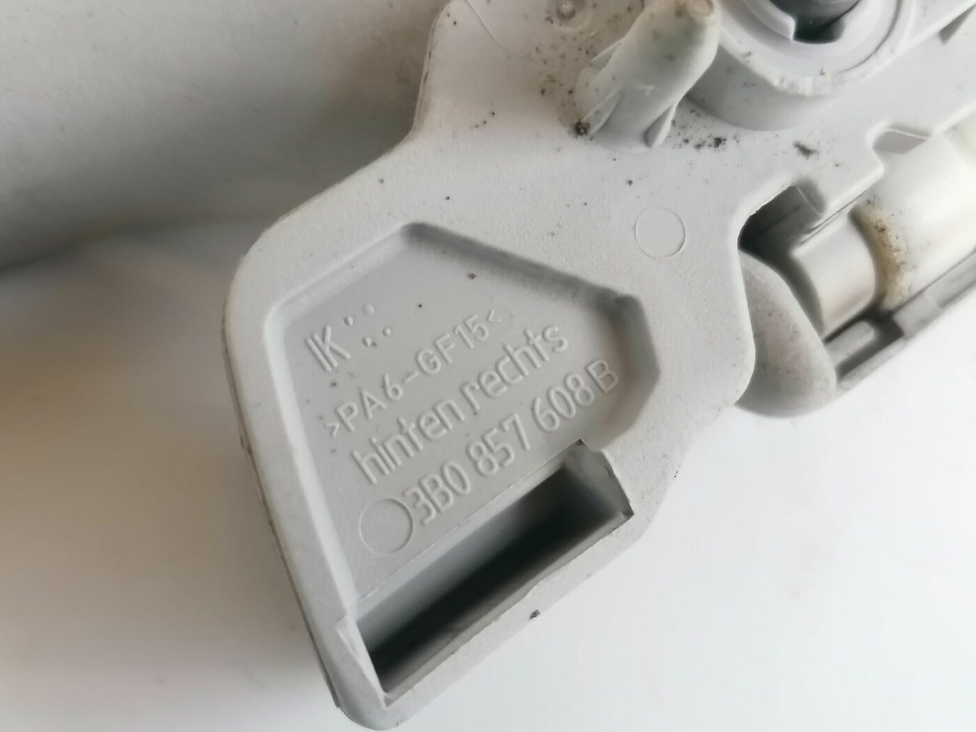 Salona rokturis griestos priekš VW PASSAT 2003 UNIVERSAL BLUE 3 Salona rokturis griestos priekš VW PASSAT 2003 UNIVERSAL BLUE