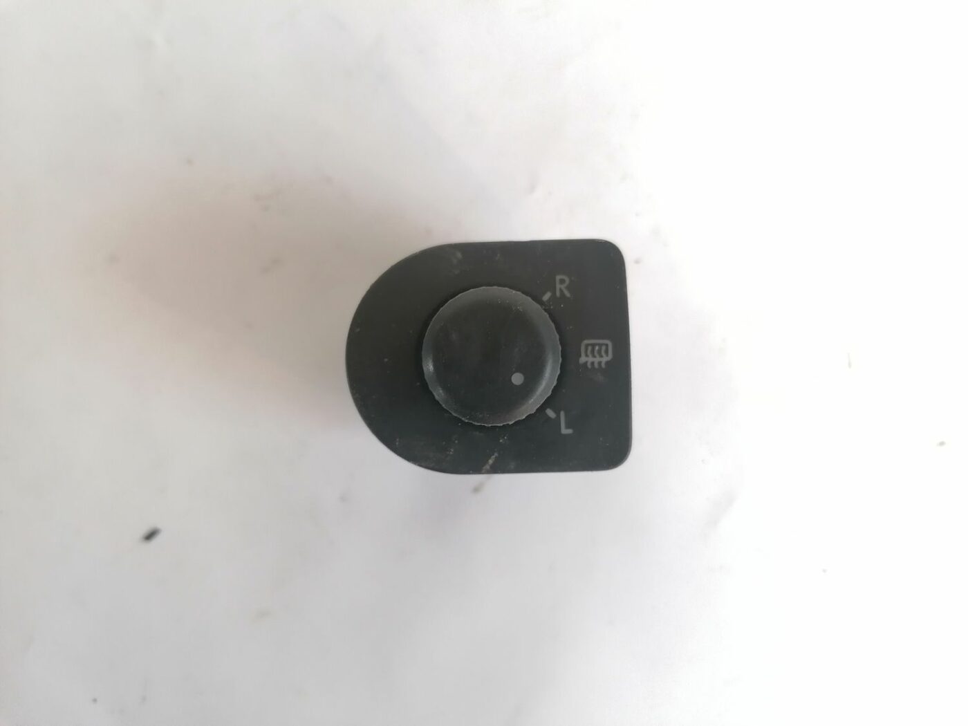 Spoguļa regulēšanas poga priekš VW PASSAT 2003 UNIVERSAL BLUE 2 Spoguļa regulēšanas poga priekš VW PASSAT 2003 UNIVERSAL BLUE