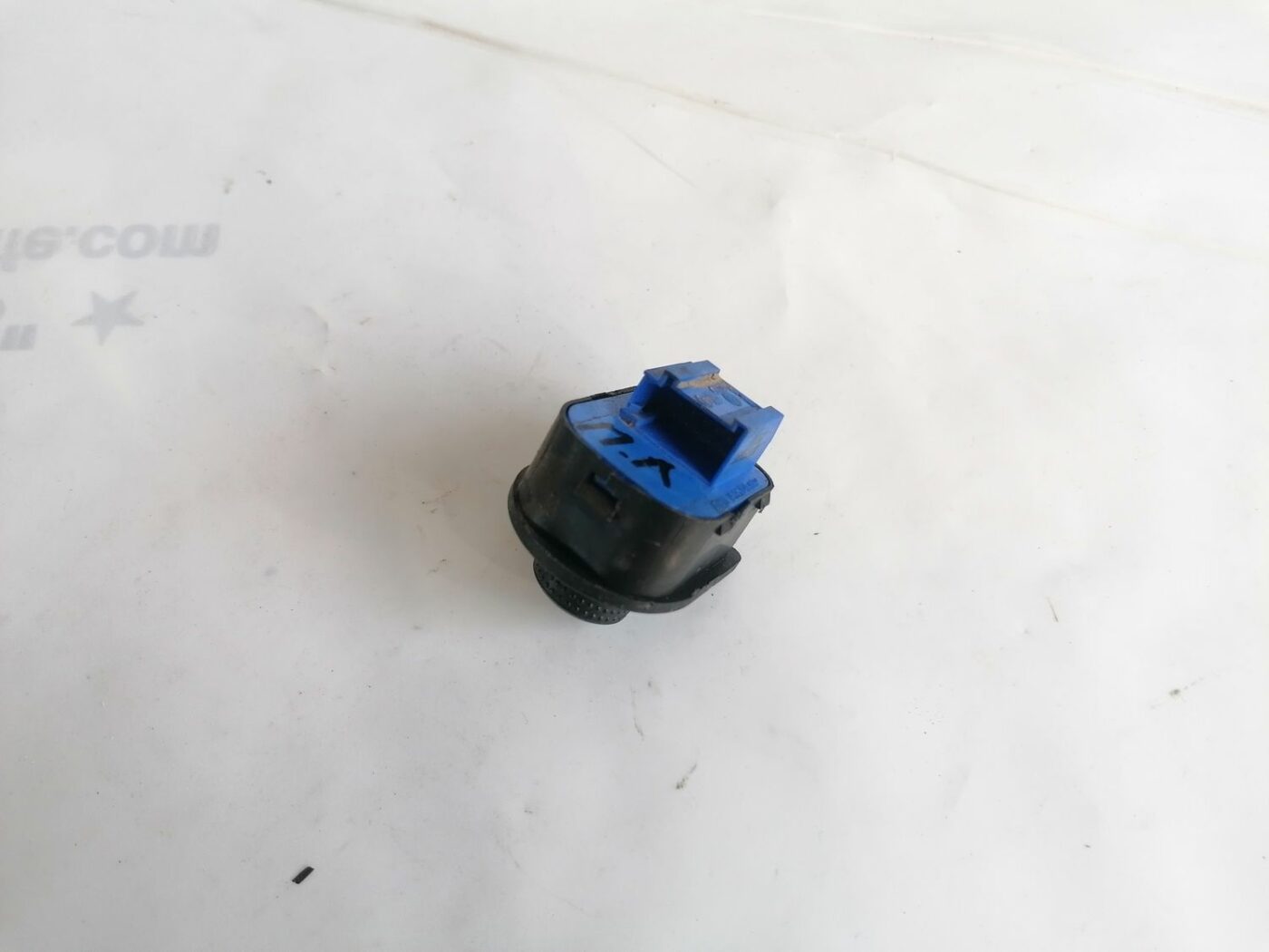 Spoguļa regulēšanas poga priekš VW PASSAT 2003 UNIVERSAL BLUE 6 Spoguļa regulēšanas poga priekš VW PASSAT 2003 UNIVERSAL BLUE