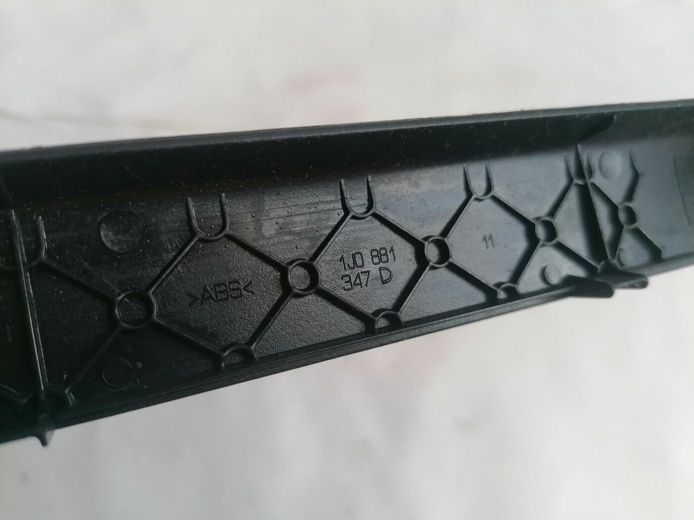 Priekšējā kreisā sēdekļa sliežu apdare priekš VW PASSAT 2003 UNIVERSAL BLUE