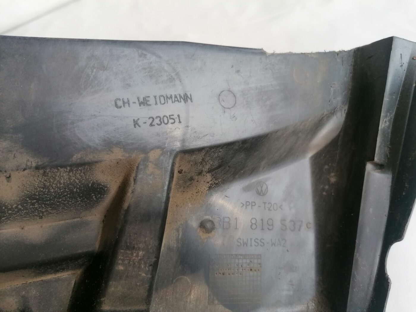 Vējstikla uzlika (deflektors) priekš VW PASSAT 2003 UNIVERSAL BLUE 3 Vējstikla uzlika (deflektors) priekš VW PASSAT 2003 UNIVERSAL BLUE