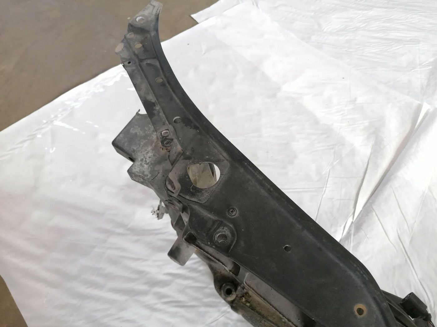 Dzesēšanas radiatora ventilatora korpuss priekš VW PASSAT 2003 UNIVERSAL BLUE 11 Dzesēšanas radiatora ventilatora korpuss priekš VW PASSAT 2003 UNIVERSAL BLUE