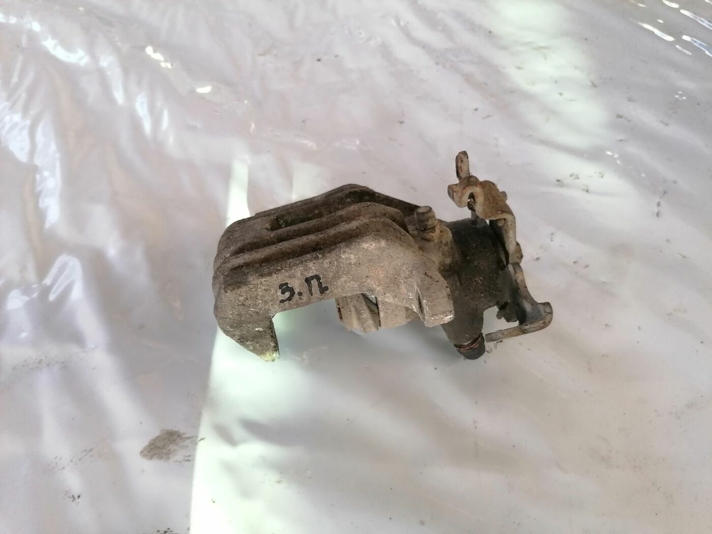 Aizmugurējais labais suports priekš VW PASSAT 2003 UNIVERSAL BLUE 2 Aizmugurējais labais suports priekš VW PASSAT 2003 UNIVERSAL BLUE