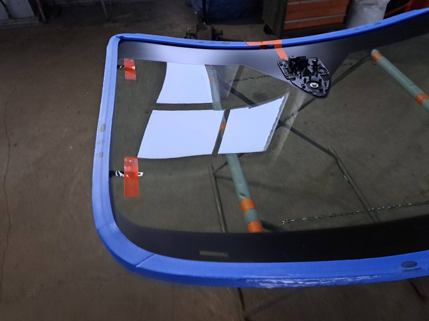 Vējstikls ar iekšējo apsildi priekš FORD TRANSIT 2020