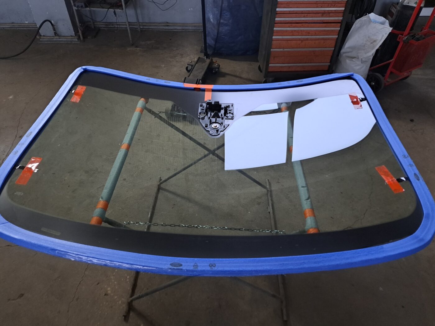 Vējstikls ar iekšējo apsildi priekš FORD TRANSIT 2020