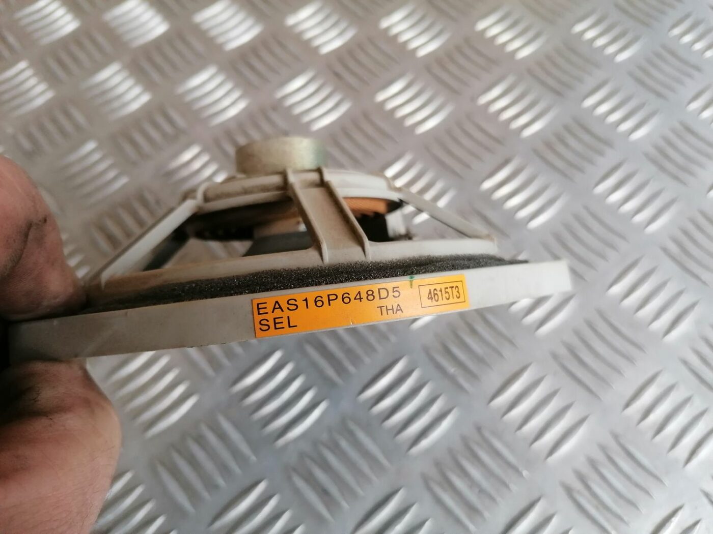 Durvju skaļrunis, apakšā priekš HONDA CIVIC 2004