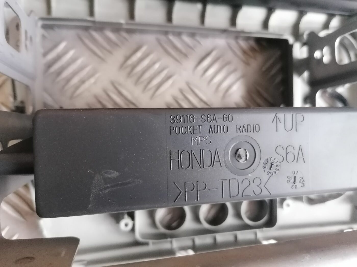 Automašīnas radio dekoratīva uzlika priekš HONDA CIVIC 2004