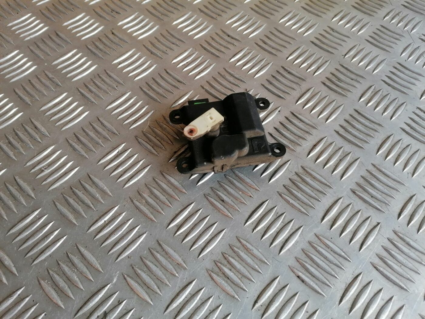 Apsildes sistēmas aktuators priekš HONDA CIVIC 2004