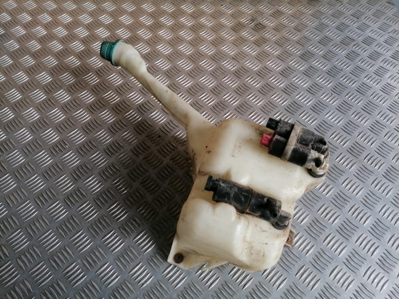 Mazgātāja šķidruma tvertne priekš HONDA CIVIC 2004