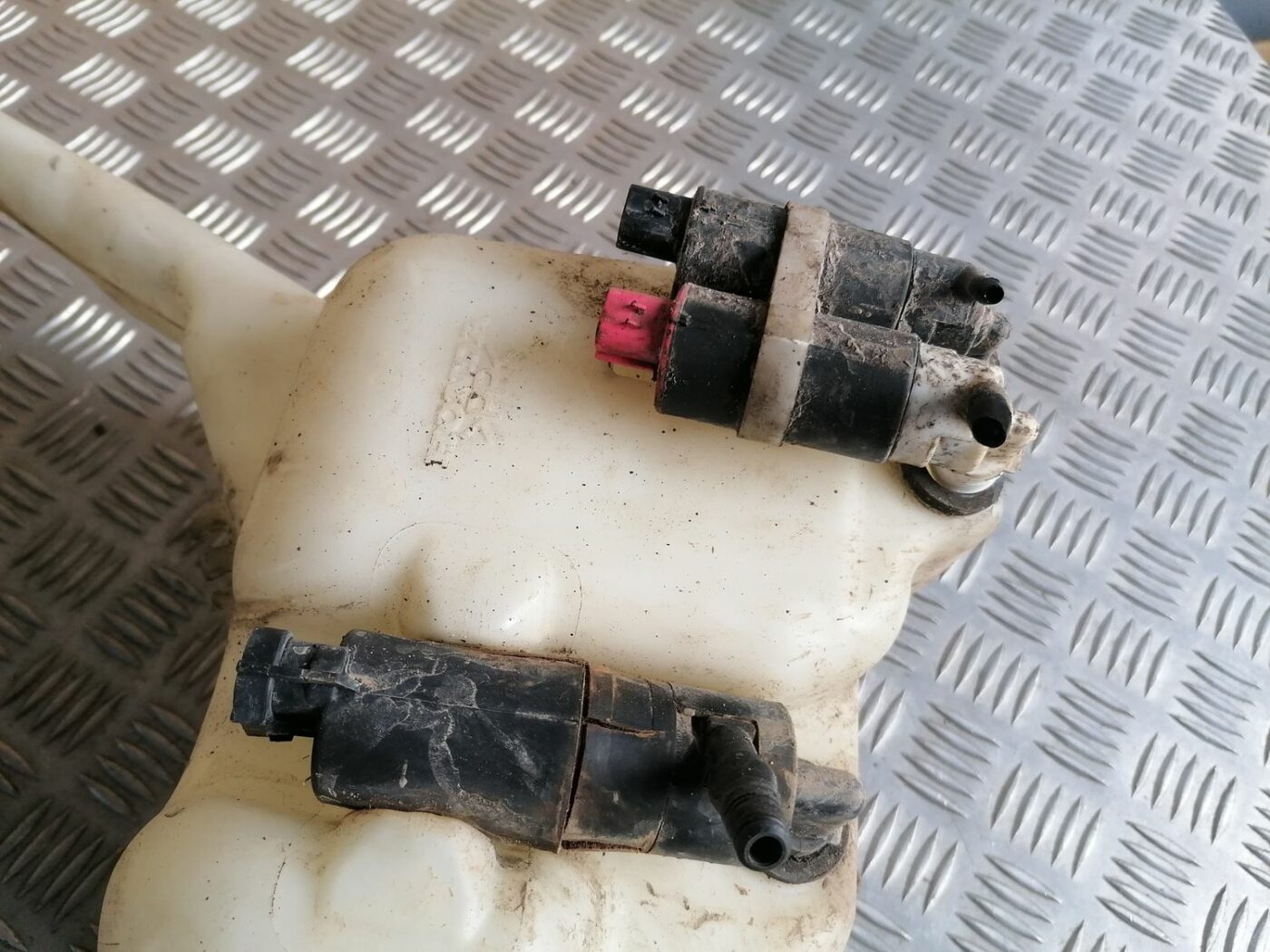 Mazgātāja šķidruma tvertne priekš HONDA CIVIC 2004