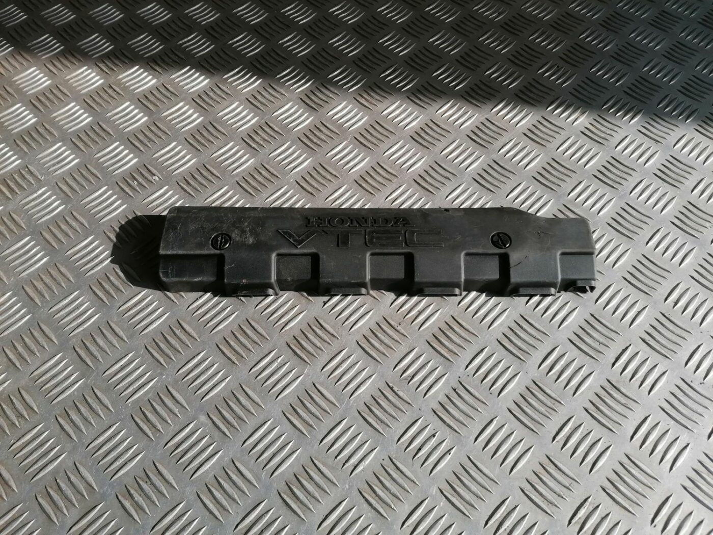 Dzinēja dekoratīva vāka daļa priekš HONDA CIVIC 2004