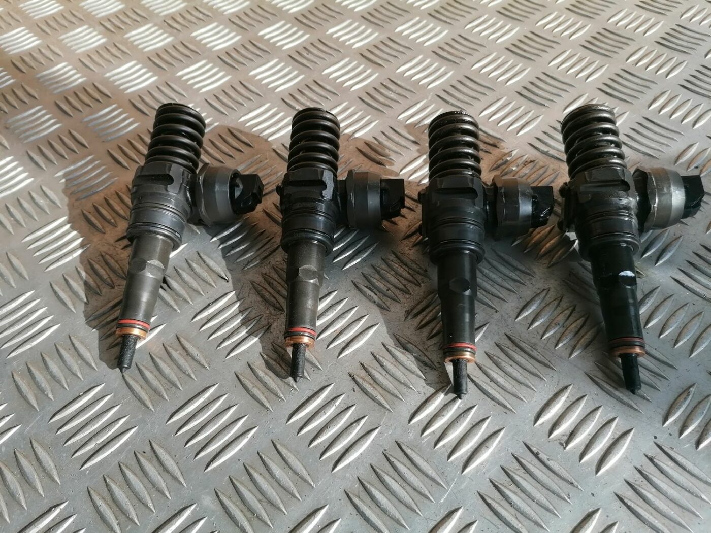 Degvielas smidzinātājs priekš AUDI A4 2003 2 Degvielas smidzinātājs priekš AUDI A4 2003