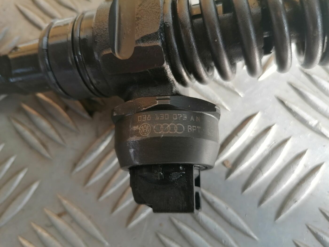 Degvielas smidzinātājs priekš AUDI A4 2003 6 Degvielas smidzinātājs priekš AUDI A4 2003