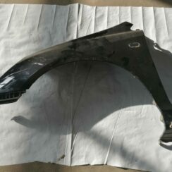 Priekšējais kreisais spārns priekš HONDA CIVIC 2004