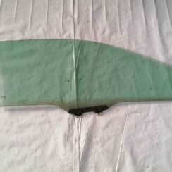 Priekšējo labo durvju stikls priekš HONDA CIVIC 2004