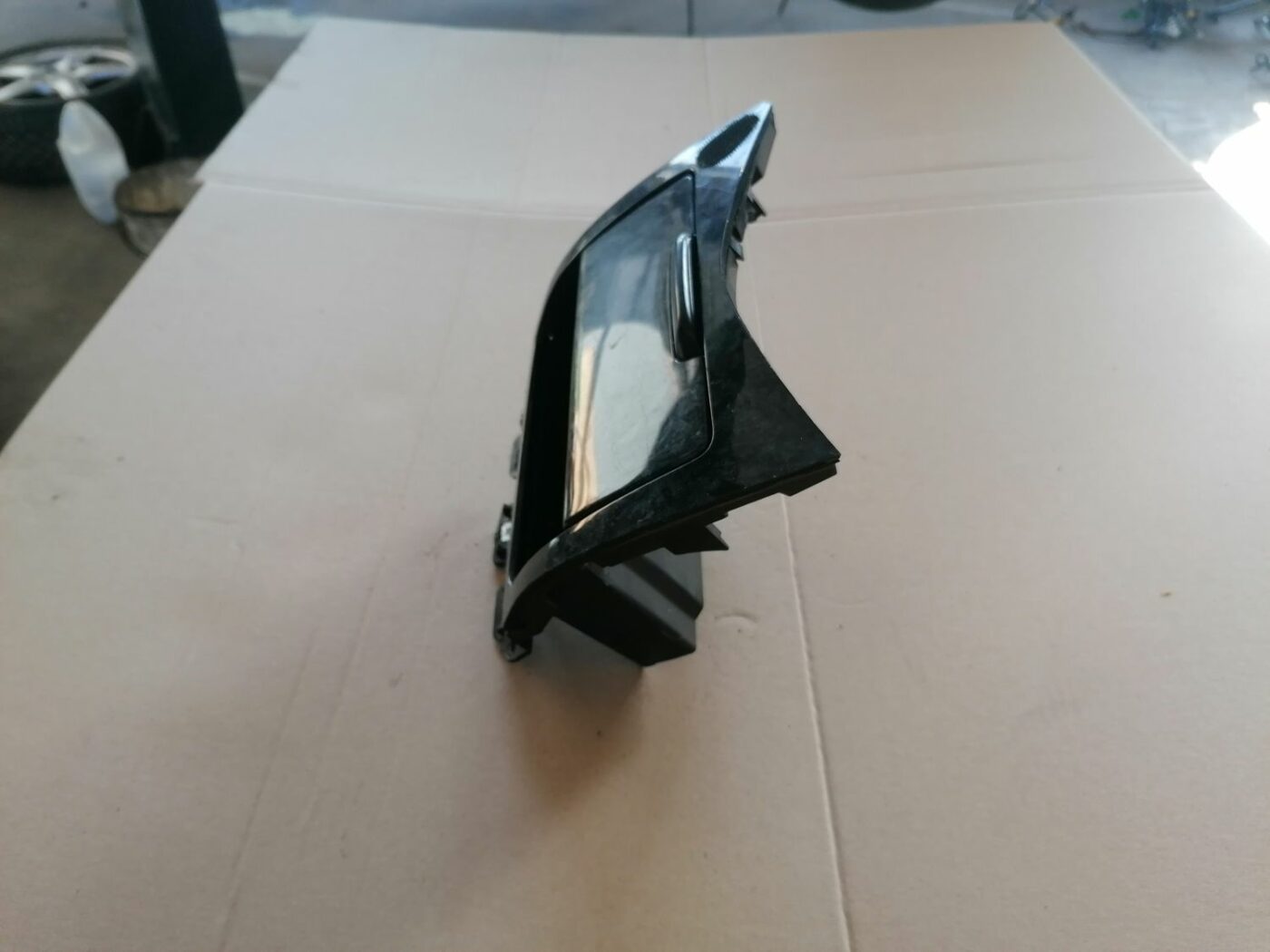 Mantu glabāšanas nodalījums centrā priekš HONDA ACCORD 2003 SILVER