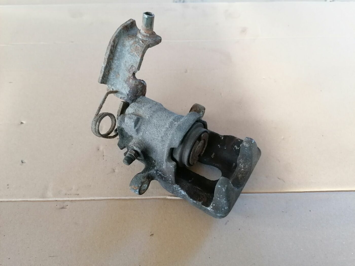 Aizmugurējais labais suports priekš HONDA ACCORD 2003 SILVER 3 Aizmugurējais labais suports priekš HONDA ACCORD 2003 SILVER