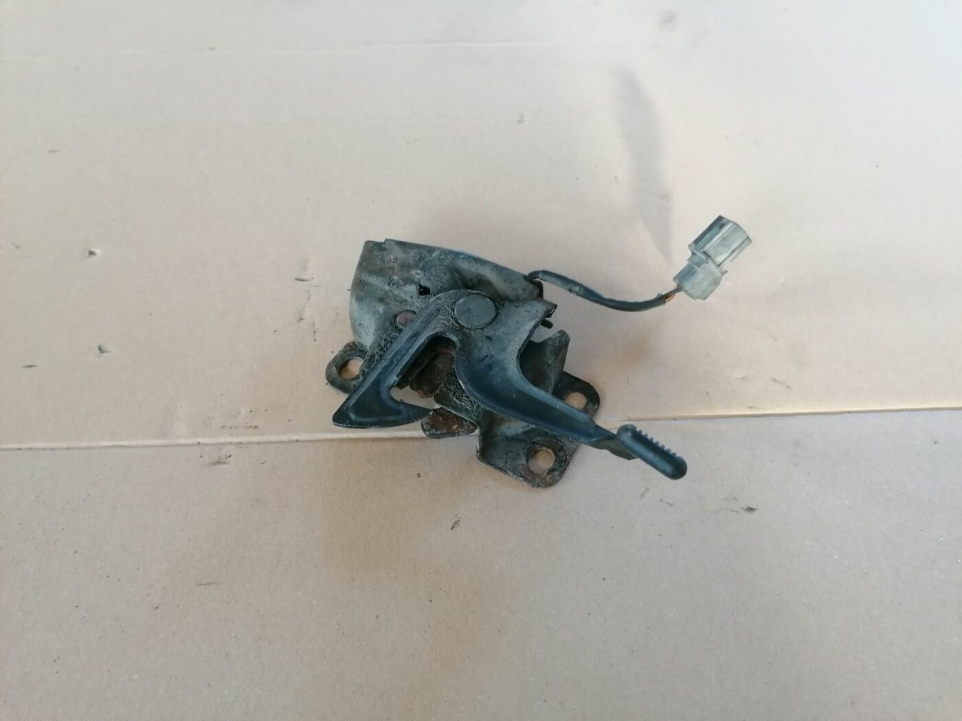 Pārsega atveršanas rokturis priekš HONDA ACCORD 2003 SILVER