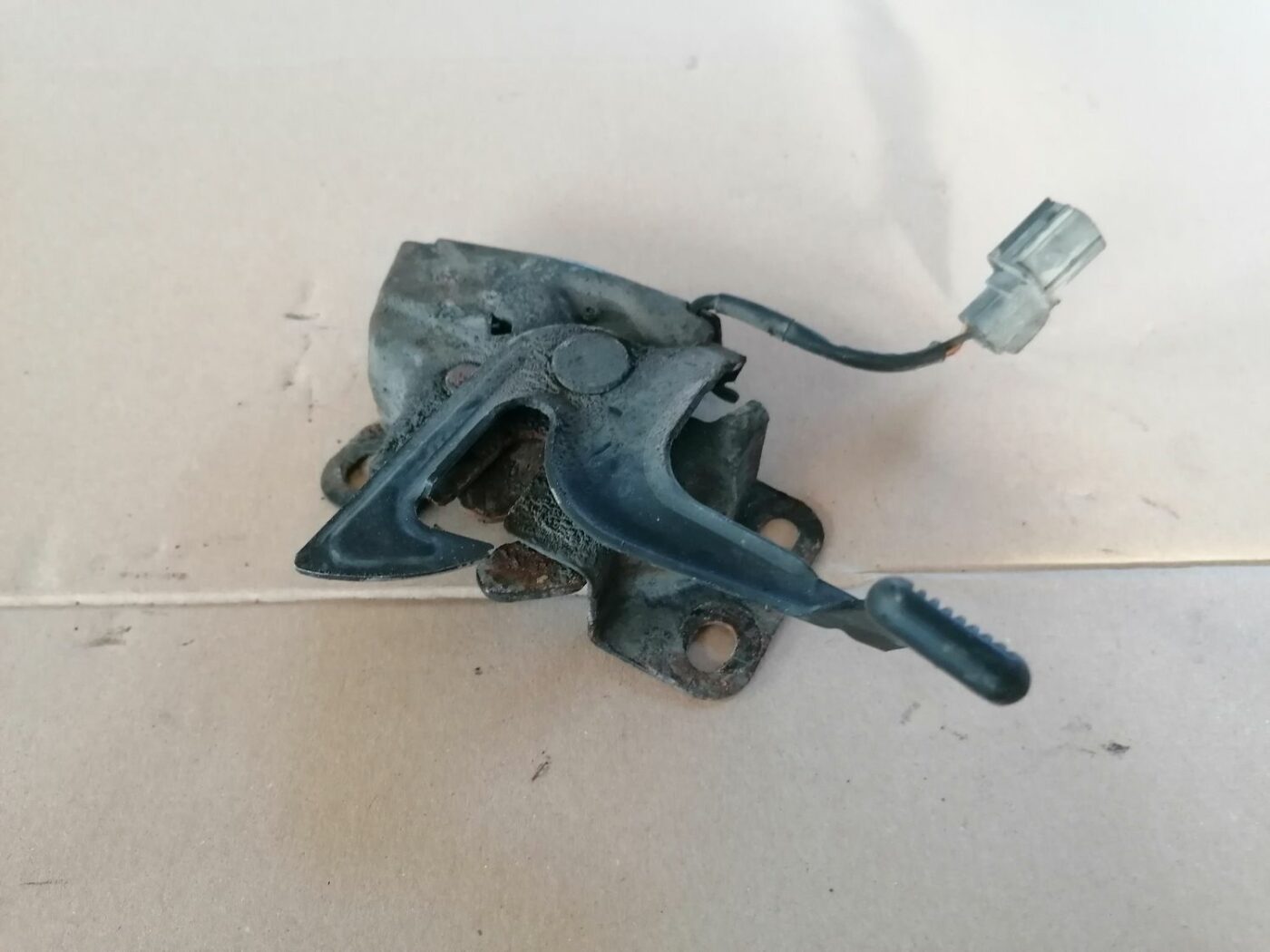 Pārsega atveršanas rokturis priekš HONDA ACCORD 2003 SILVER