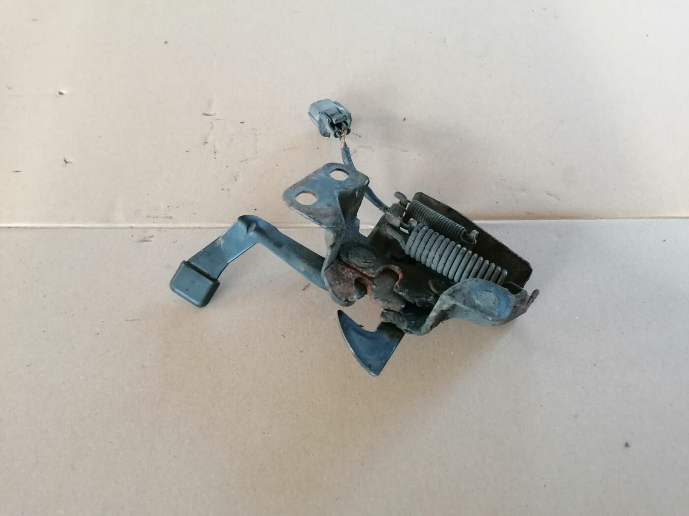 Pārsega atveršanas rokturis priekš HONDA ACCORD 2003 SILVER