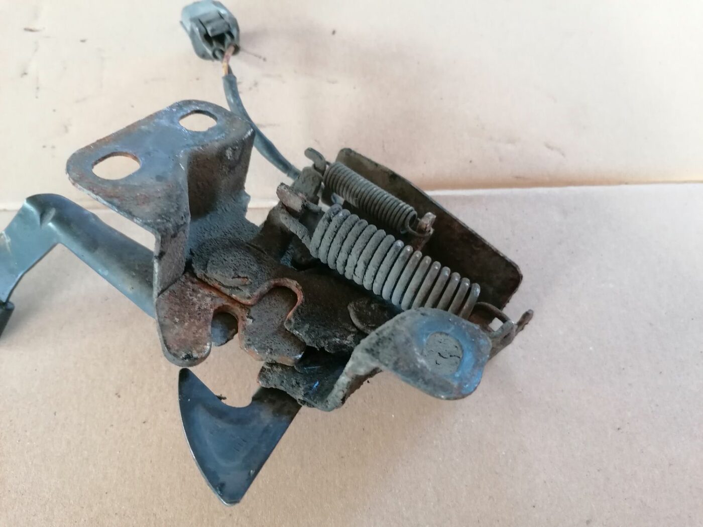 Pārsega atveršanas rokturis priekš HONDA ACCORD 2003 SILVER