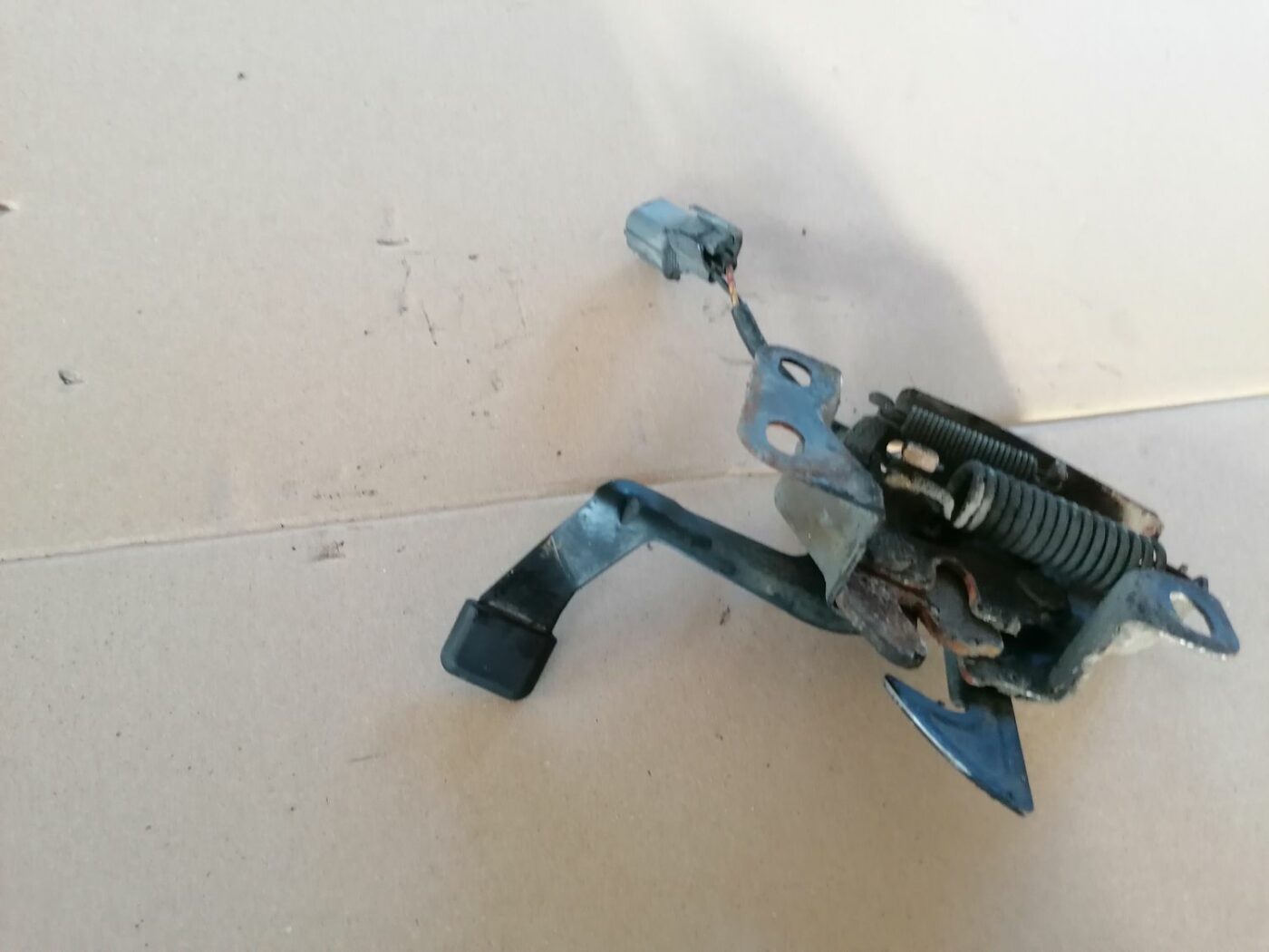 Pārsega atveršanas rokturis priekš HONDA ACCORD 2003 SILVER