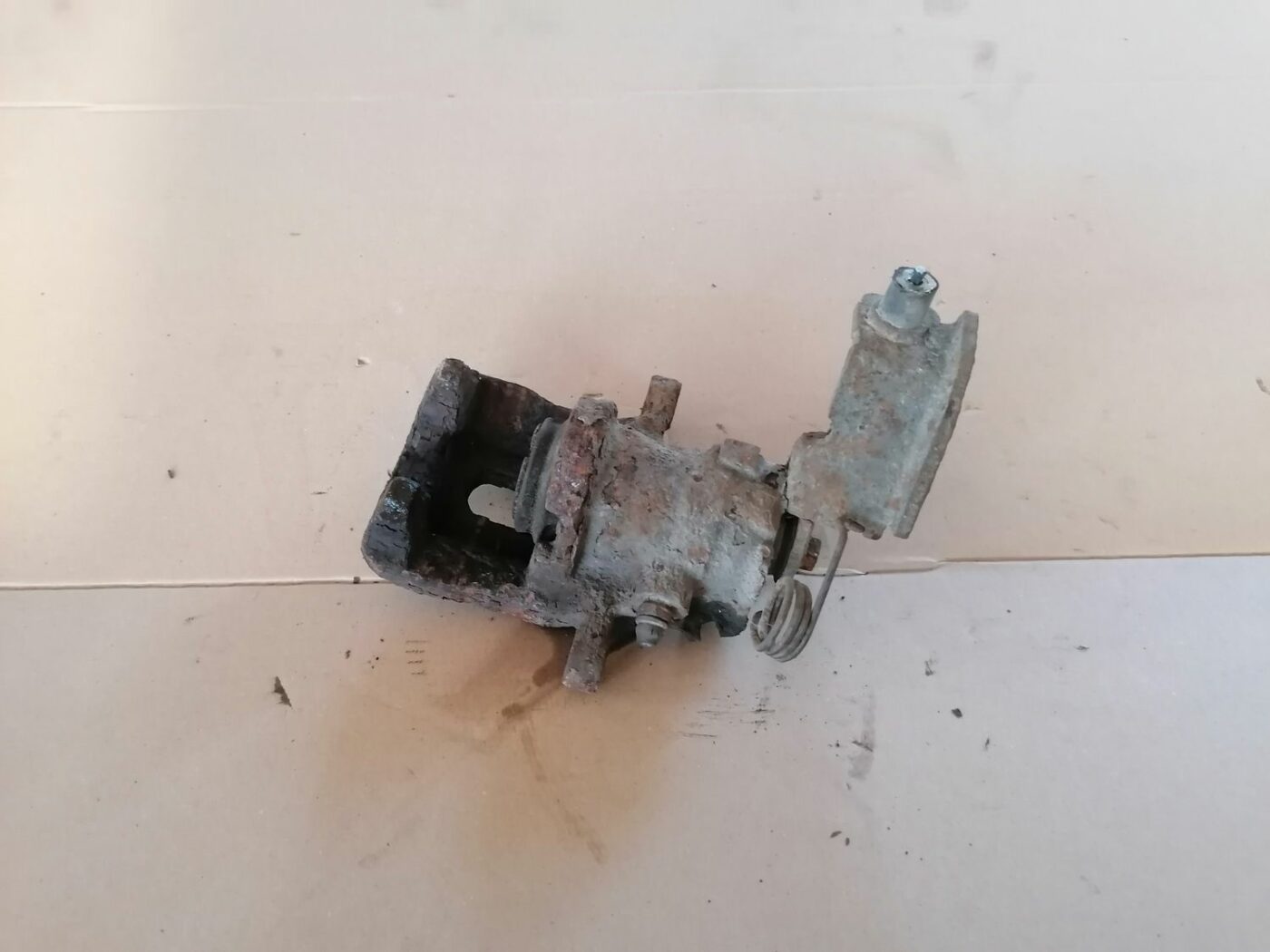 Aizmugurējais kreisais suports priekš HONDA ACCORD 2003 SILVER 2 Aizmugurējais kreisais suports priekš HONDA ACCORD 2003 SILVER