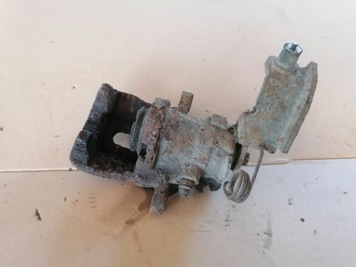 Aizmugurējais kreisais suports priekš HONDA ACCORD 2003 SILVER 4 Aizmugurējais kreisais suports priekš HONDA ACCORD 2003 SILVER