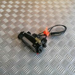 Aizmugurējo labo durvju slēdzene priekš OPEL VECTRA C 2002