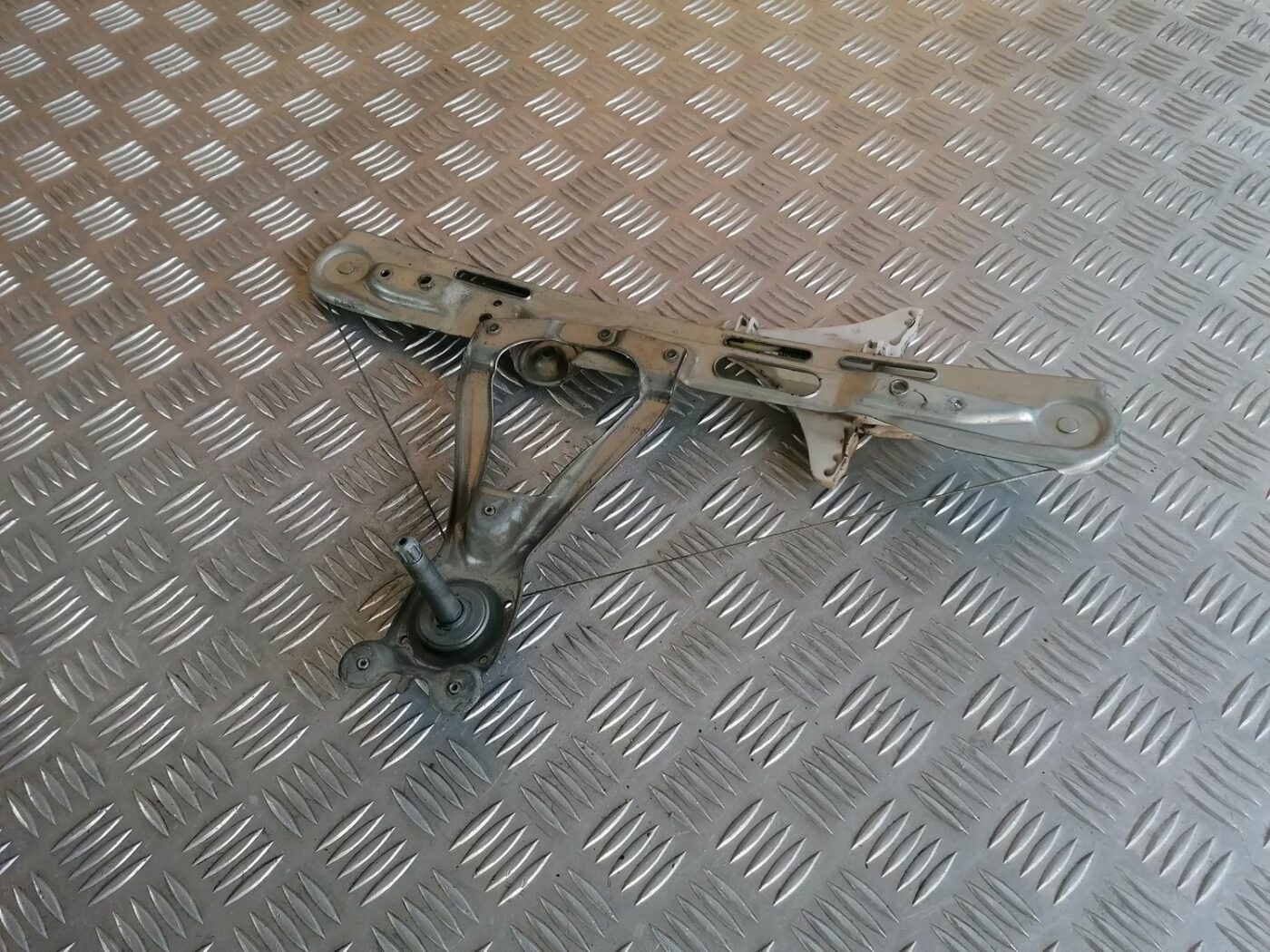 Stikla pacelšanas mehānisms aizmugurējais kreisais priekš OPEL VECTRA C 2002