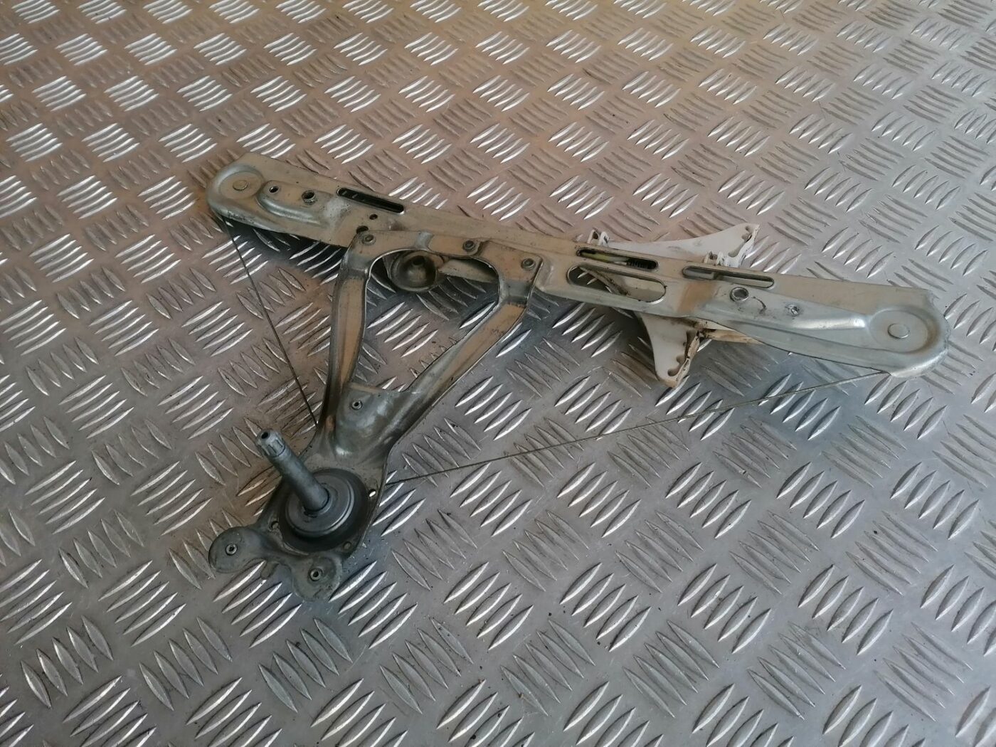 Stikla pacelšanas mehānisms aizmugurējais kreisais priekš OPEL VECTRA C 2002