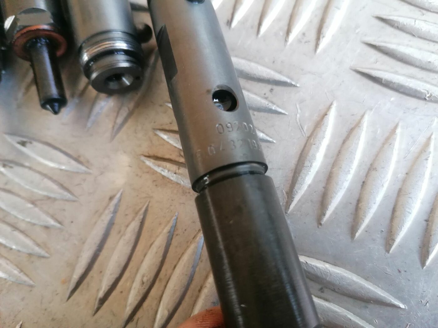 Degvielas smidzinātājs priekš OPEL VECTRA C 2002